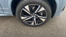 Volvo XC90 2.0 B5P [250] Plus Dark 5dr AWD Geartronic Petrol Estate